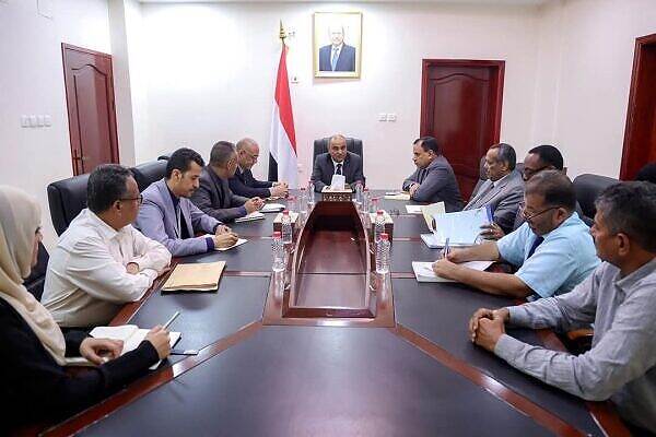 الحكومة تتخذ العديد من الإجراءات لاستكمال مشروع إعادة تأهيل ميناء الاصطياد السمكي بعدن