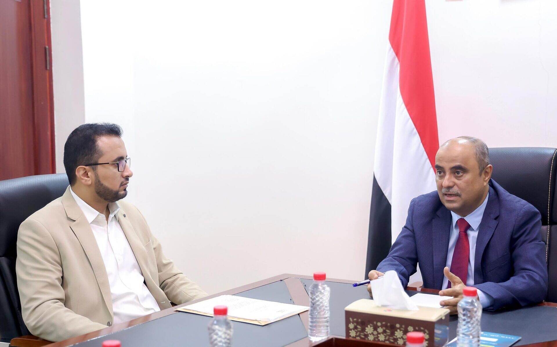 رئيس الحكومة يوجه هيئة الأراضي لمنح فرصة أخيرة للمستثمرين غير الملتزمين لتنفيذ مشاريعهم