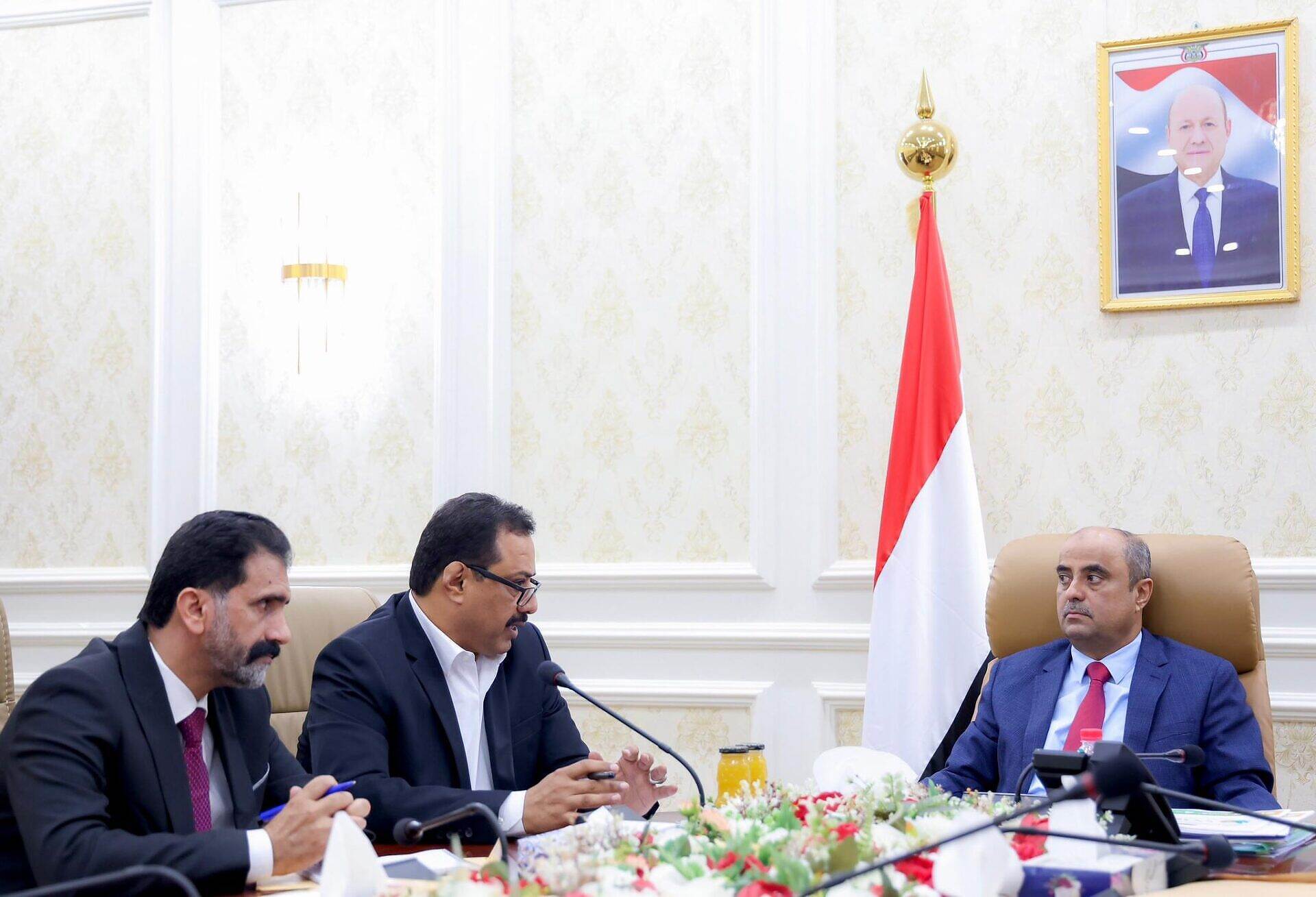 رئيس الحكومة يوجه شركة الغاز بتخفيض الأسعار بما يواكب تحسن سعر صرف العملة