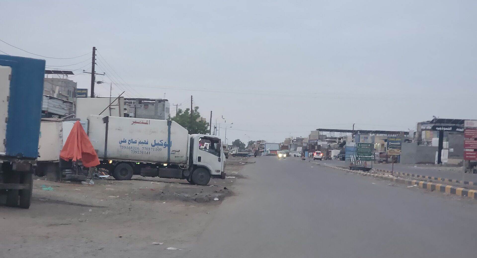 رفض لخفض أسعار الثلج… الباعة والمصانع يواصلون البيع بالسعر السابق في عدن ولحج والعند