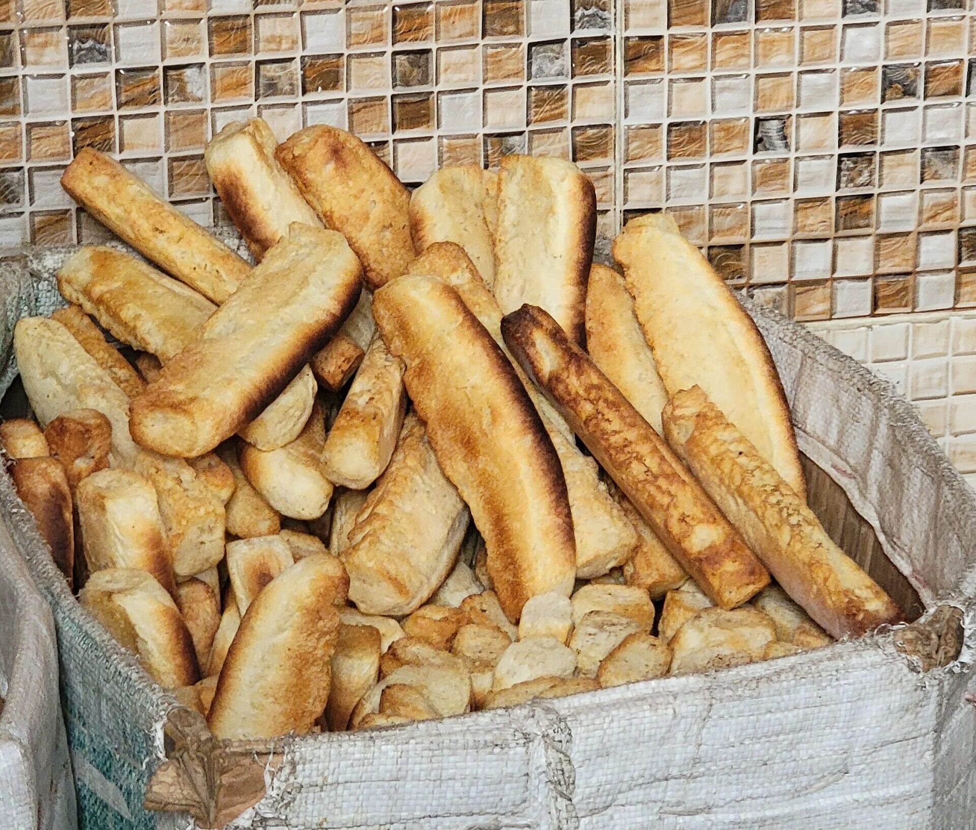 افران مدينة العند تلتف على اجراءات خفض اسعار الروتي ولم تلتزم بالاوزان