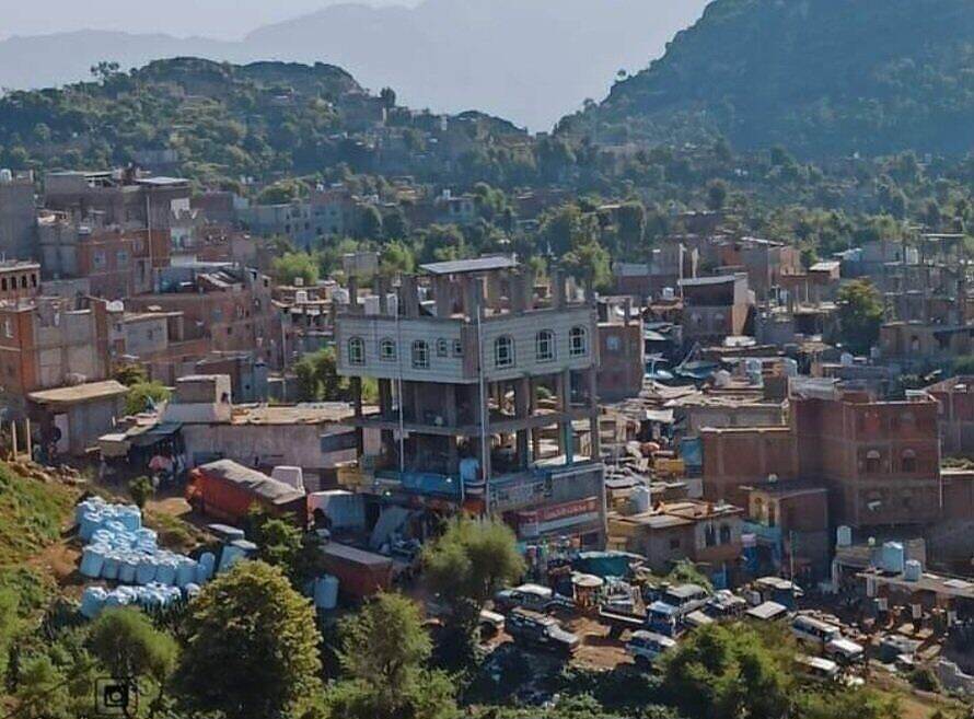 الحوثيون يشنّون حملة اعتقالات ضد معلمين وتربويين في مديرية الرونة بمحافظة تعز