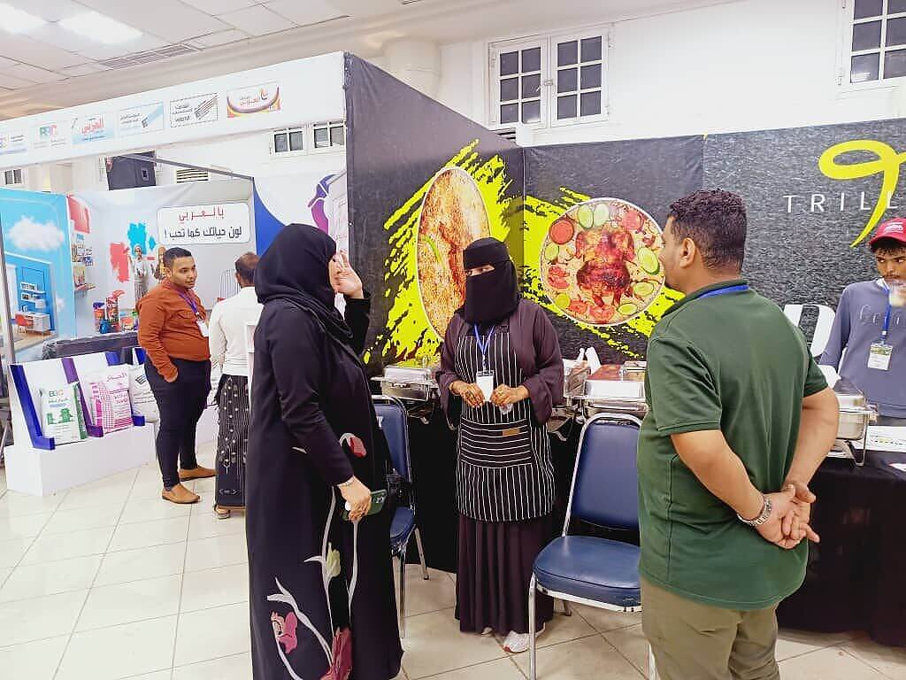 امرأة تطبخ النجاح