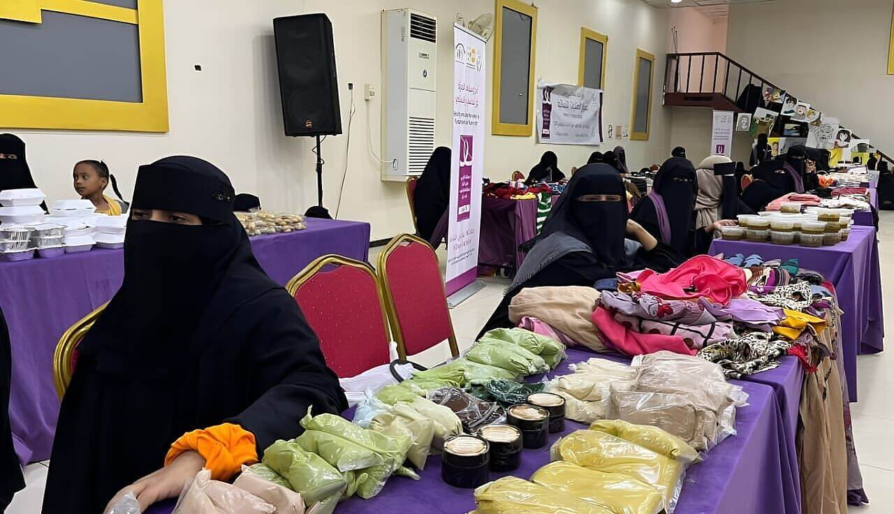 عمل المرأة التجاري في أبين: بين الضغوطات المجتمعية وضعف التأهيل