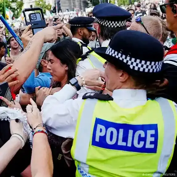 شرطة لندن توقيف  900 شخص في مظاهرة مؤيدة للفلسطينيين