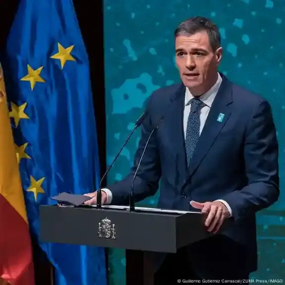 إسبانيا تختار إغلاق موانئها ومجالها الجوي أمام السفن والطائرات التي تحمل أسلحة إلى إسرائيل