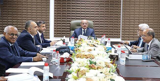 البنك المركزي بعدن يقر إجراءات جديدة لمعالجة الأوضاع المالية دون المساس بالسياسات الصارمة