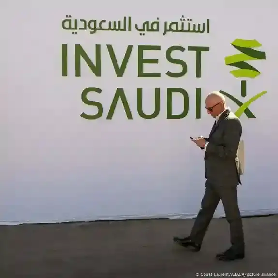 المهاجرون مقابل السكان المحليين.. صراع ثقافي في دول الخليج