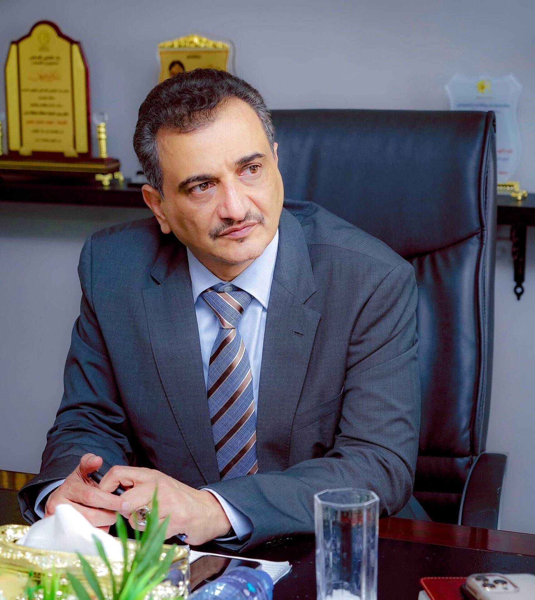 محافظ عدن يوقف التعامل مع الرئيس التنفيذي لوحدة إدارة مخيمات النازحين في المحافظة