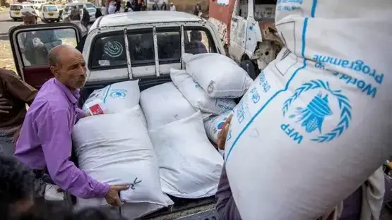 برنامج الغذاء العالمي يعلّق أنشطته في مناطق سيطرة الحوثيين