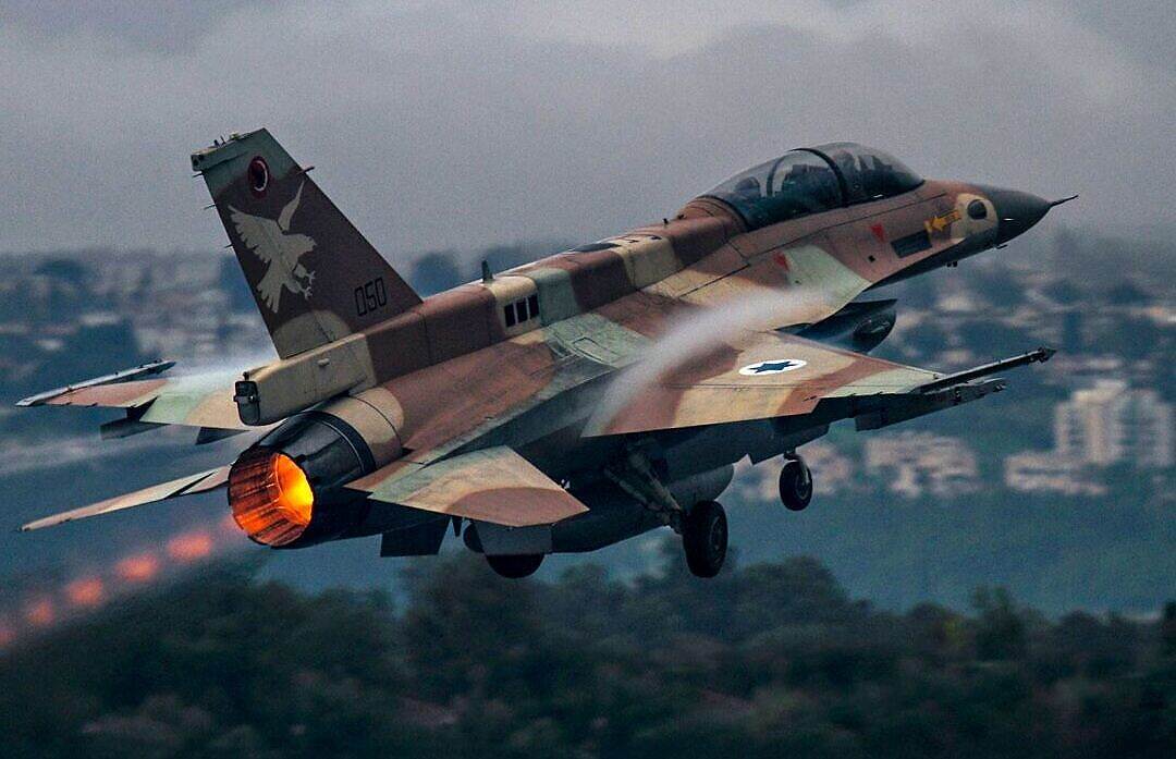 إسرائيل تشن غارات على صنعاء وتستهدف 7 مواقع بينها مقر قيادة أركان الحوثيين