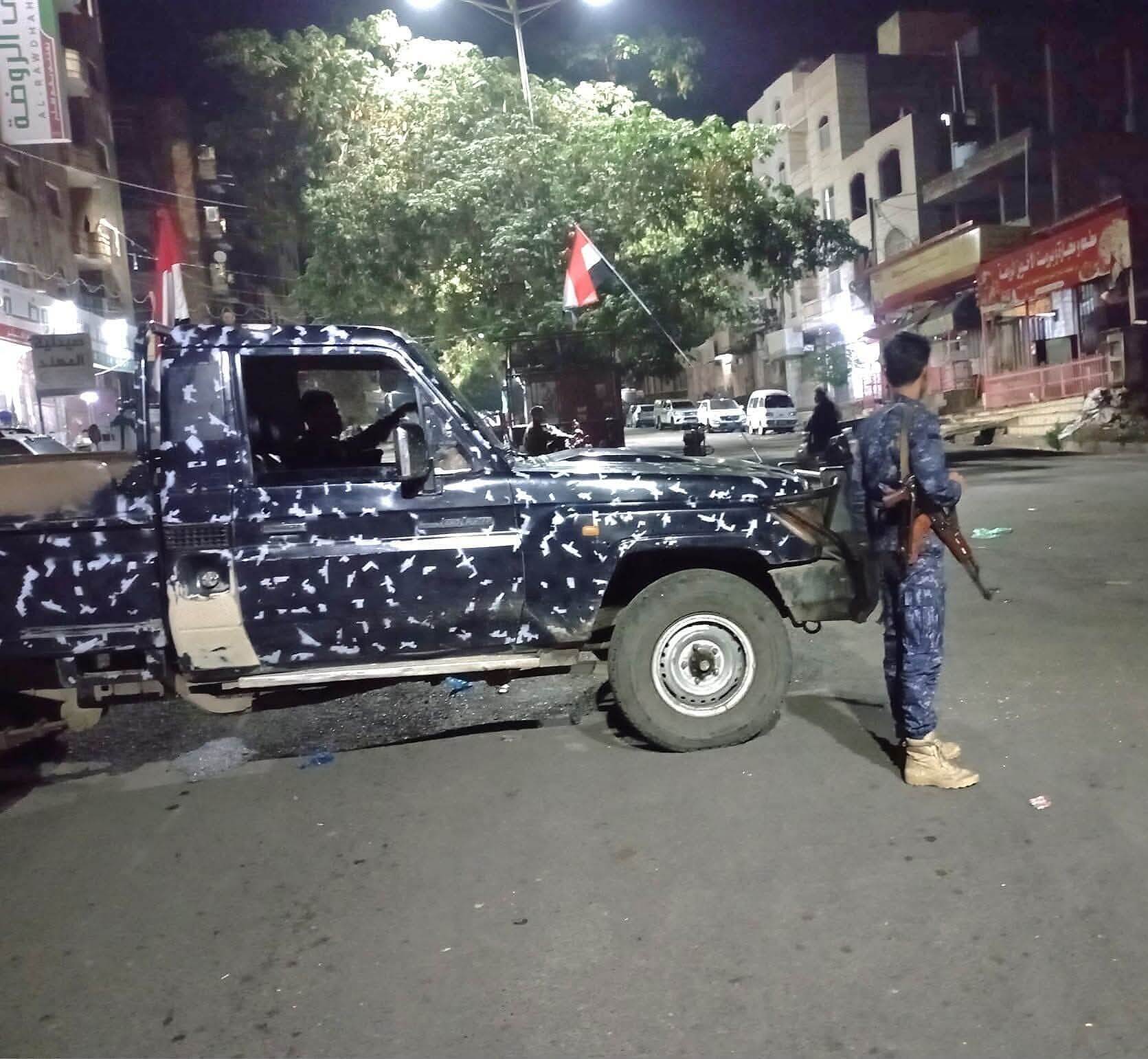 الحملة الأمنية في تعز تضبط 31 مطلوبًا من المتهمين وأصحاب السوابق المنتمين للجيش