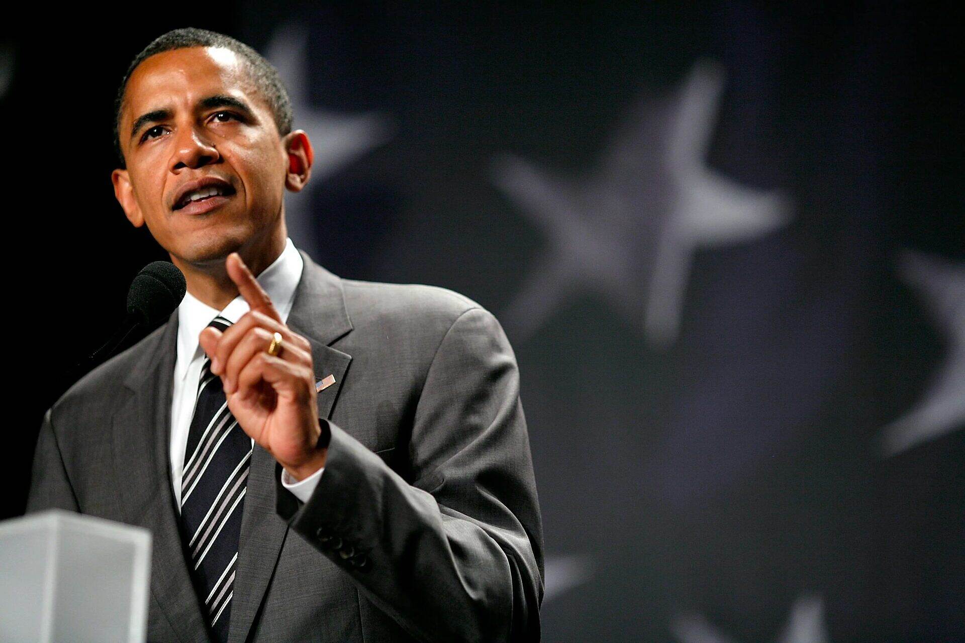 الرئيس الامريكي السابق باراك أوباما " لا يوجد مبرر عسكري لمواصلة ضرب ما هو بالفعل أنقاض"