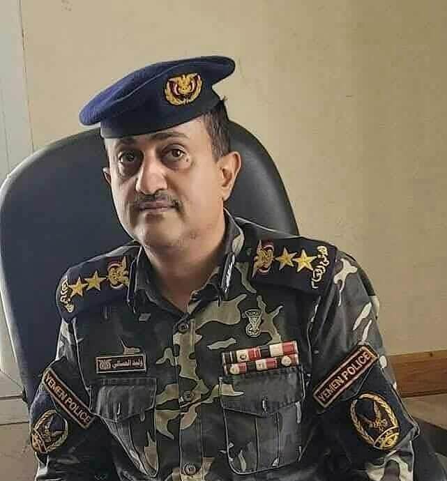 مغادرة ضابط الأمن والنظام في تعز إلى القاهرة وسط اتهامات بتورطه في واقعة قتل جندي قبل سنوات.