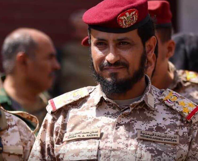 اصابة قائد اللواء الخامس في تعز ومقتل اثنين من مرافقيه بانفجار عبوة ناسفة