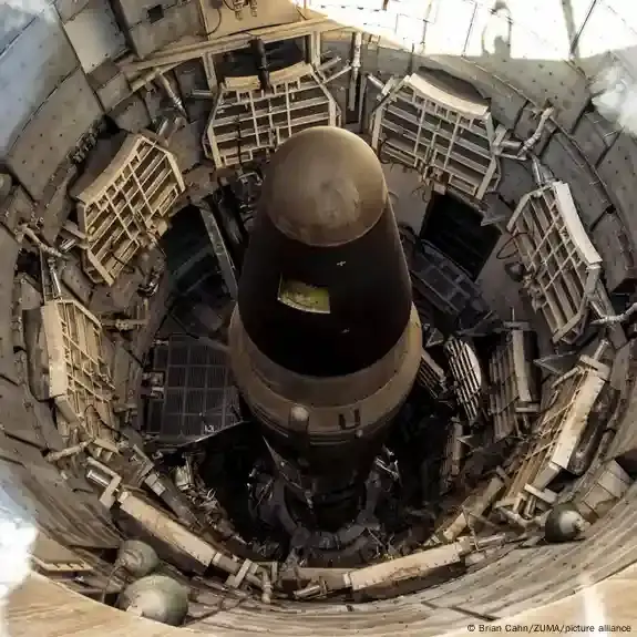 ترامب يقرر استئناف اختبار الأسلحة النووية ويعيد الولايات المتحدة إلى سباق التسلح