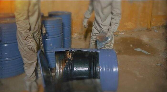 المقاومة الوطنية تضبط قارباً يحمل مكونات لصناعة طائرات دون طيار ومواد للصناعات الكيميائية