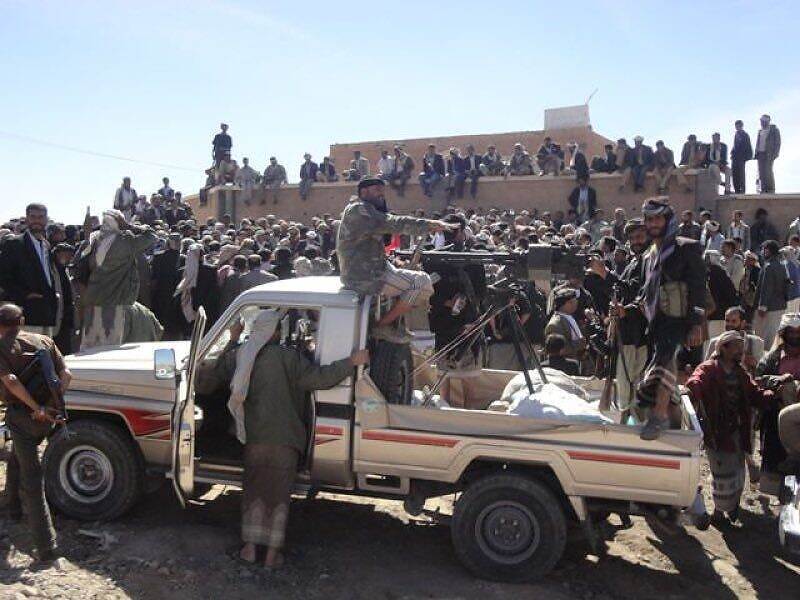 معارك قبلية في البيضاء تخلف قتلى وعشرات الجرحى