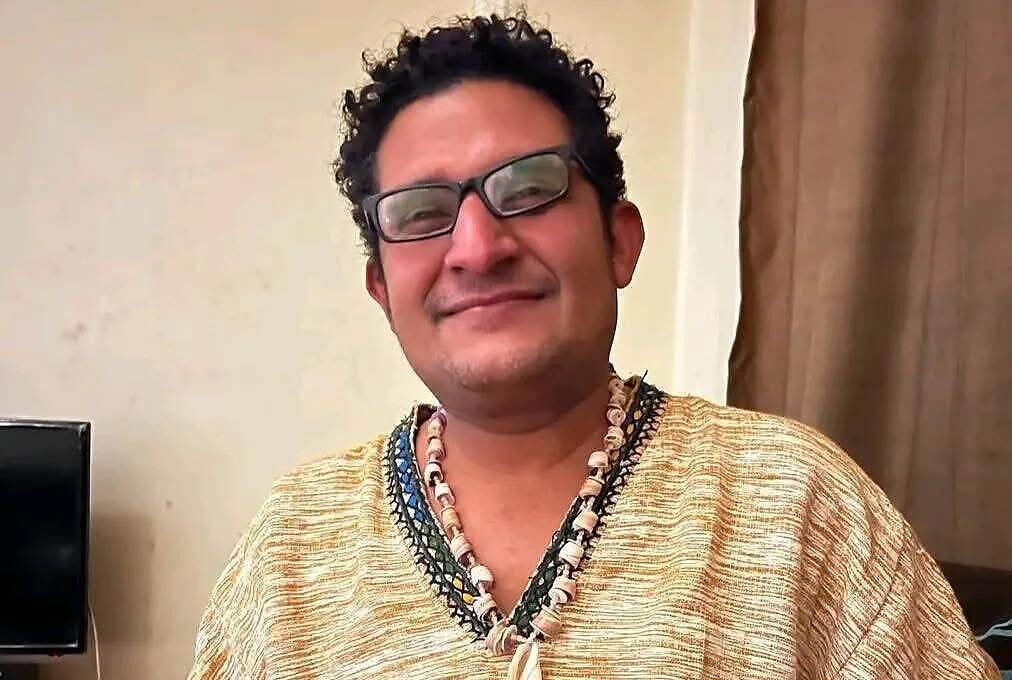 أوراس الارياني الشخص البسيط والشاعر والذي يكتب عن قططه اعتقاله الحوثيين دون تهمة