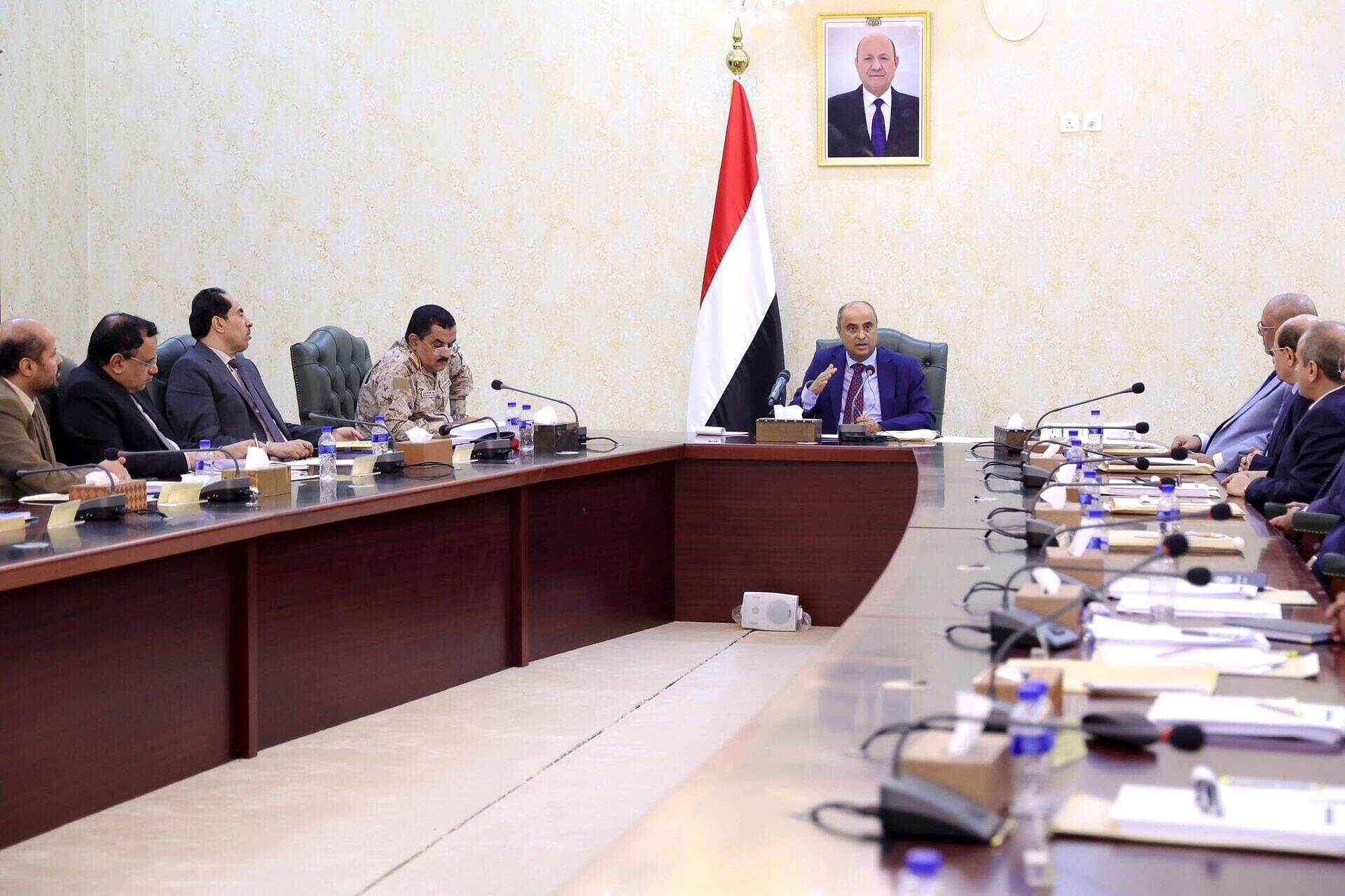 رئيس الوزراء سالم بن بريك يوجّه حكومته بإطلاق إصلاحات شاملة وتعزيز مبدأ المحاسبة