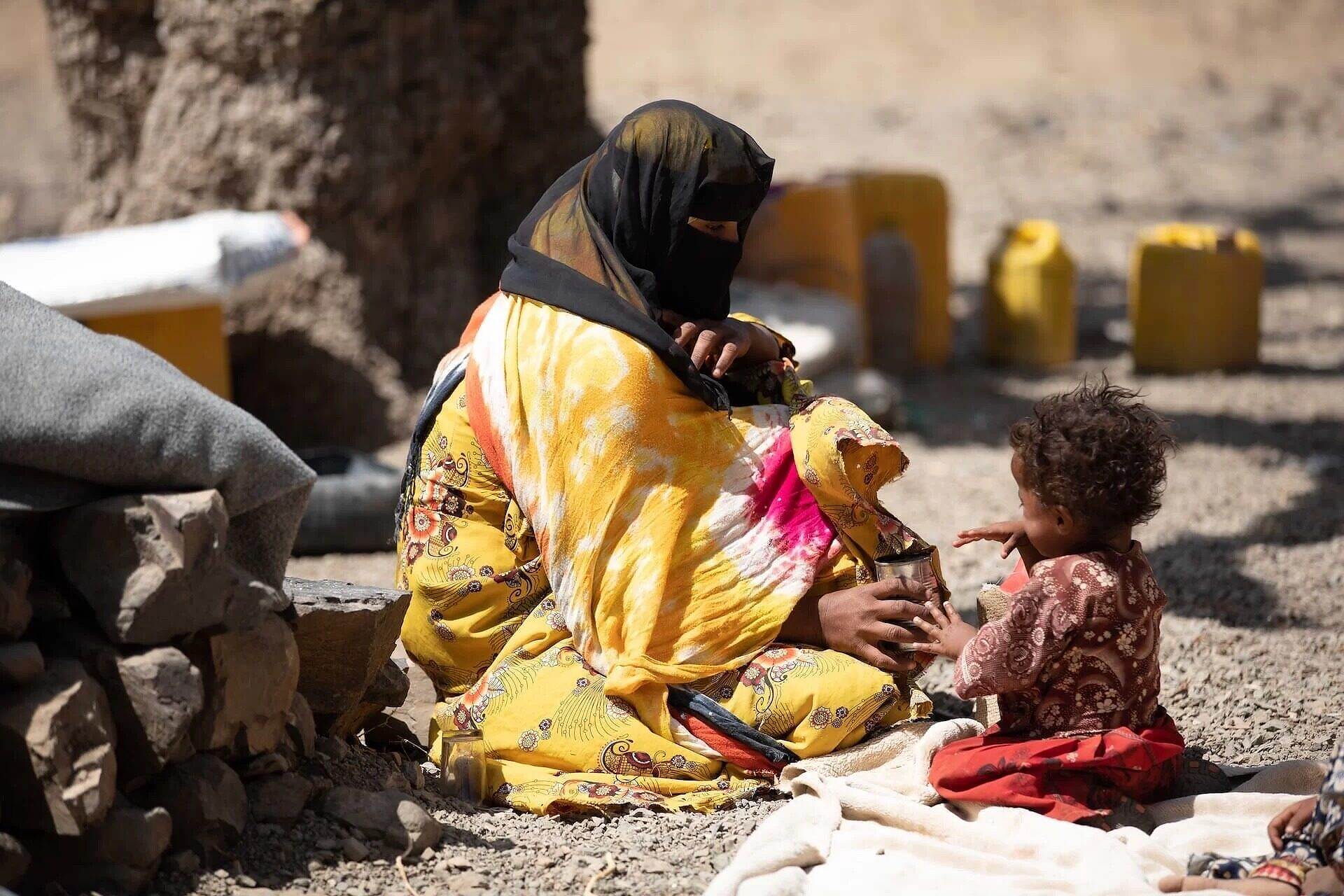 بالتزامن مع حملة مناهضة العنف ضد المرأة: مركز صنعاء يصدر استراتيجية صون حقوق وحرية المرأة اليمنية