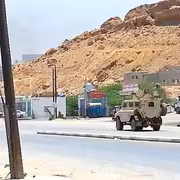 المحرمي عضو المجلس الرئاسي يُشكّل لجنة عسكرية لترتيب أوضاع لواء بارشيد