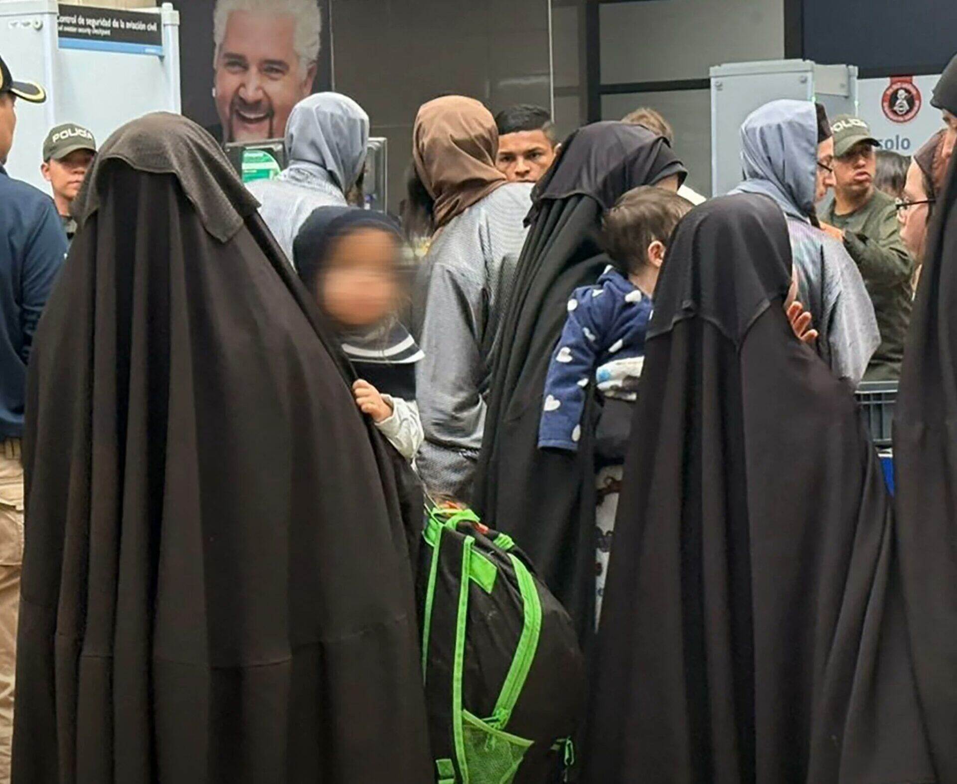 السلطات الكولومبية ترحل 9 من أعضاء طائفة "ليف طاهور" اليهودية المتشددة