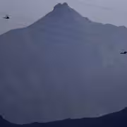 مخطط الإمارات لإنشاء جبال اصطناعية يثير جدلا بين الرياضيين