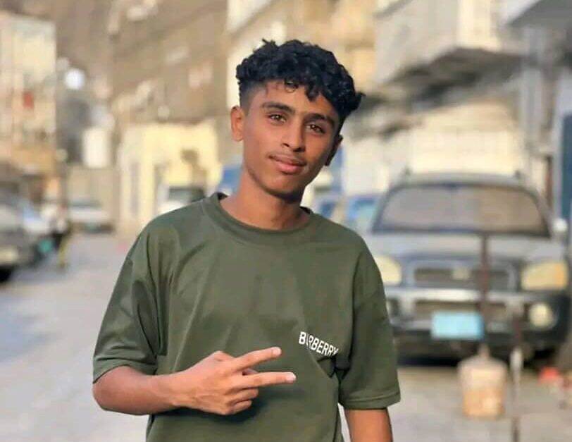 العثور على جثة جندي من درع الوطن في مدينة العند" منطقة الكسارة "بعد نهب سلاحه وراتبه