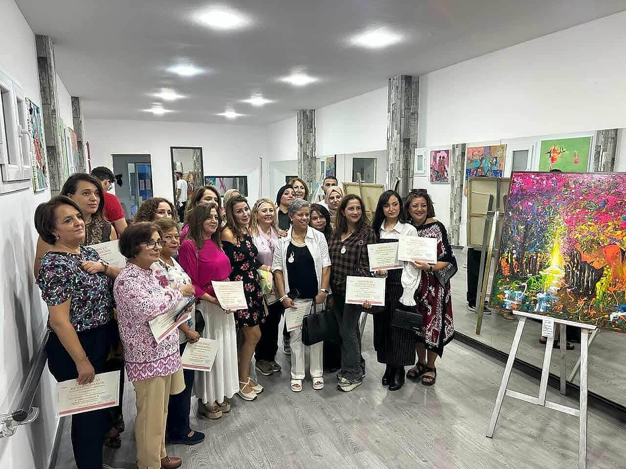 “آثار الإنسانية" في معرض و لقاء تشكيليين بفضاء " أرت فيزيون " الثقافي