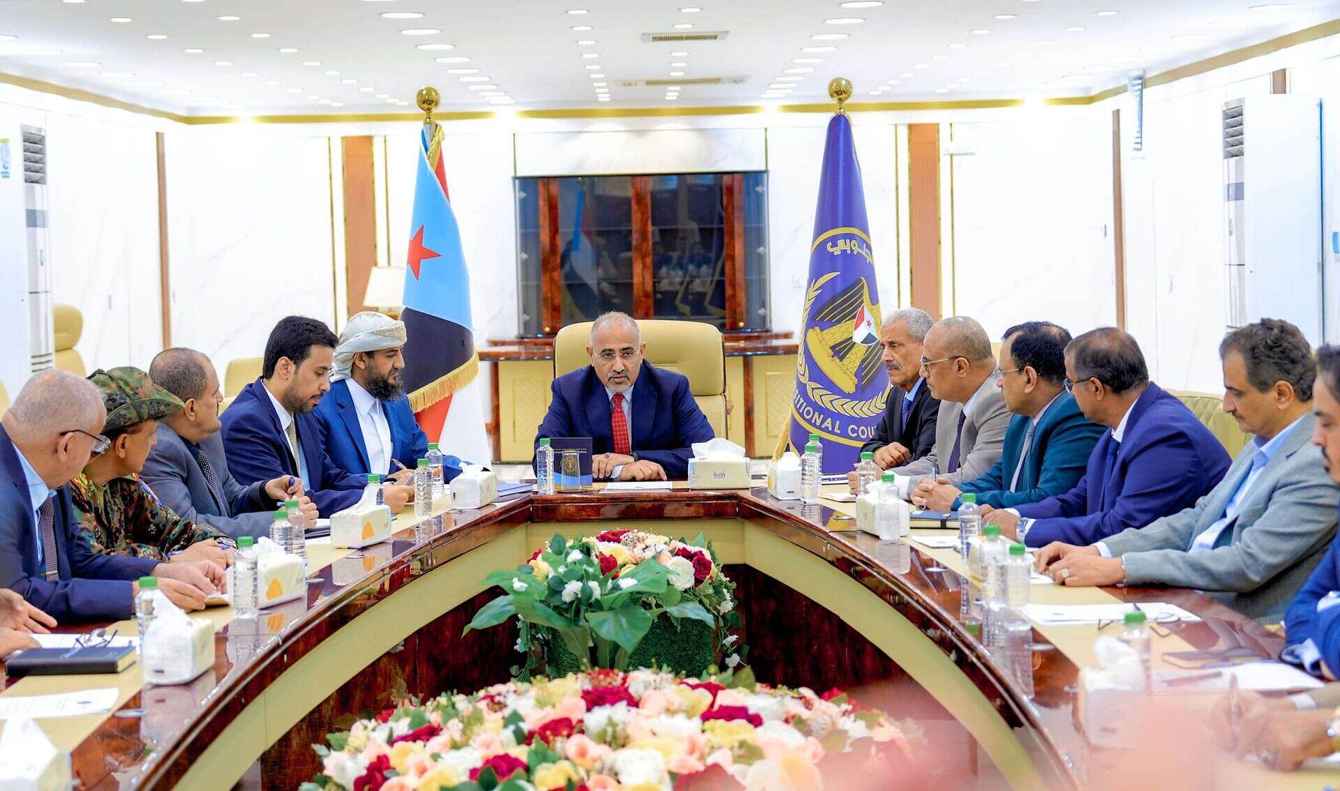 القيادة التنفيذية للمجلس الانتقالي تناقش الأوضاع السياسية والاقتصادية برئاسة الزبيدي