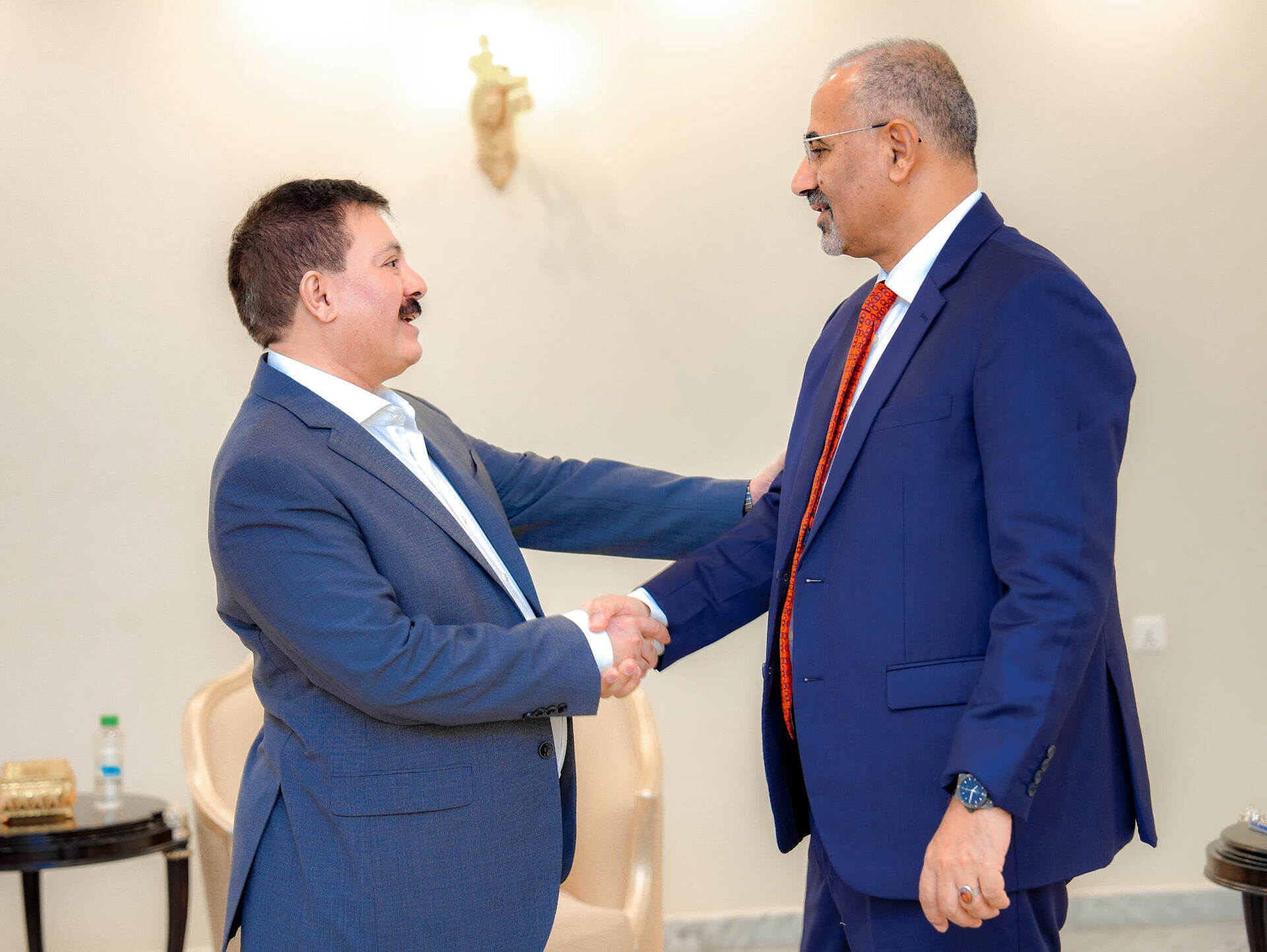 عيدروس الزبيدي نائب المجلس الرئاسي يؤكد تنصل قيادة الشرعية عن المهام الوطنية