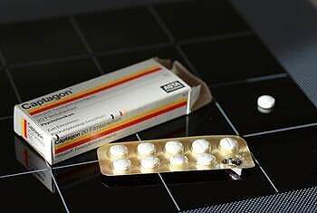 تعطيل واسع لتصنيع الكبتاغون في سوريا بعد عام من سقوط النظام 