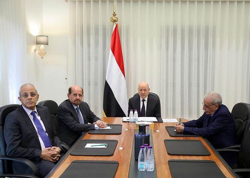 العليمي يؤكد رفض تحويل الشراكة السياسية إلى تمرد على الدولة وفرض الأمر الواقع بالقوة