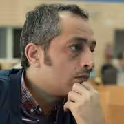 الأكاديمي والسياسي معن دماج لـ«اليمني الجديد»: الخلاف السعودي-الإماراتي بعد اجتياح حضرموت ظهر إلى العلن وبطريقة خشنة