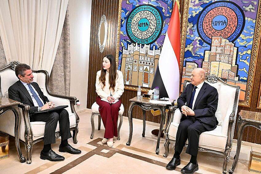 الرئيس العليمي يصف ما يجري في حضرموت على أنه ليس خلاف سياسي بل تمرد مسلح