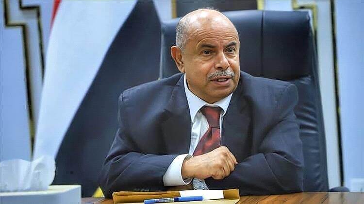 العليمي يكلّف الخنبشي برئاسة اللجنة الأمنية في حضرموت ويمنحه صلاحيات أمنية وعسكرية واسعة