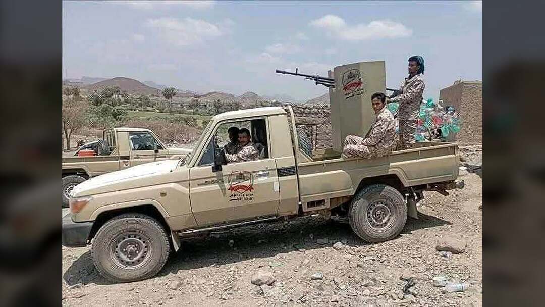 مقتل جنديين وإصابة 15 في هجوم حوثي بطائرة مسيرة في حضرموت