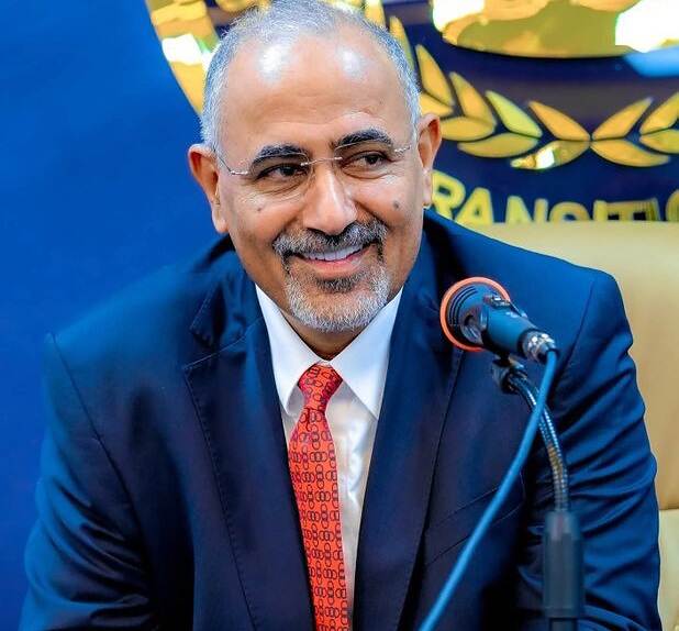 مغادرة عيدروس الزبيدي عدن وتراجعه في اللحظات الأخيرة من السفر إلى السعودية