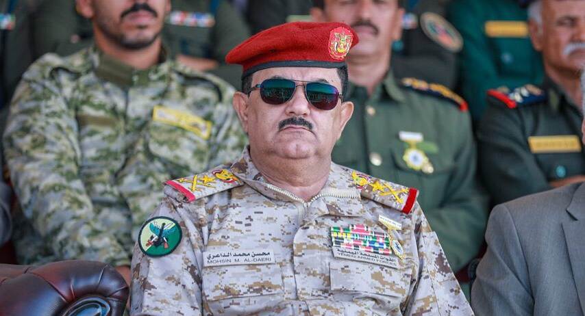 إدارة مطار عدن تنفي صحة مزاعم تهريب نجل وزير الدفاع الداعري لأموال وُصفت بالضخمة