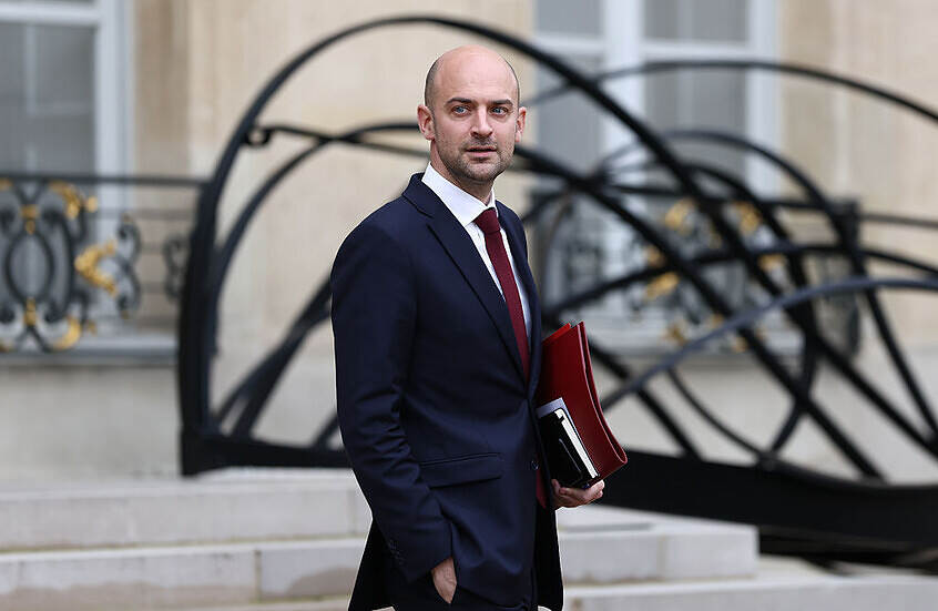 فرنسا تعلن عن أول تحرك أوروبي في غرينلاند