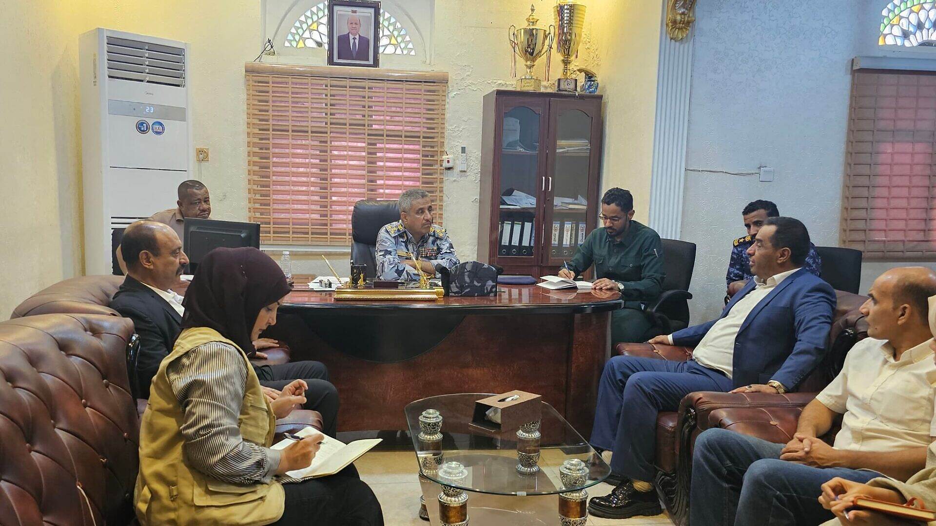 اللجنة الوطنية للتحقيق تبحث مع مدير أمن ساحل حضرموت قضايا التجاوزات والانتهاكات