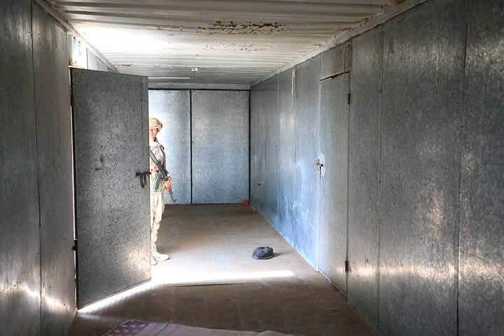 اتهامات للإمارات بإدارة 18 مركز احتجاز سريًا في جنوب اليمن وتعذيب معتقلين يمنيين