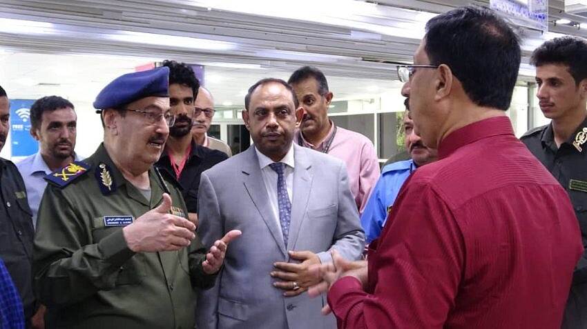 تمرّد قيادات سابقة في مصلحة الجوازات على قرار حكومي بتسليم المصلحة