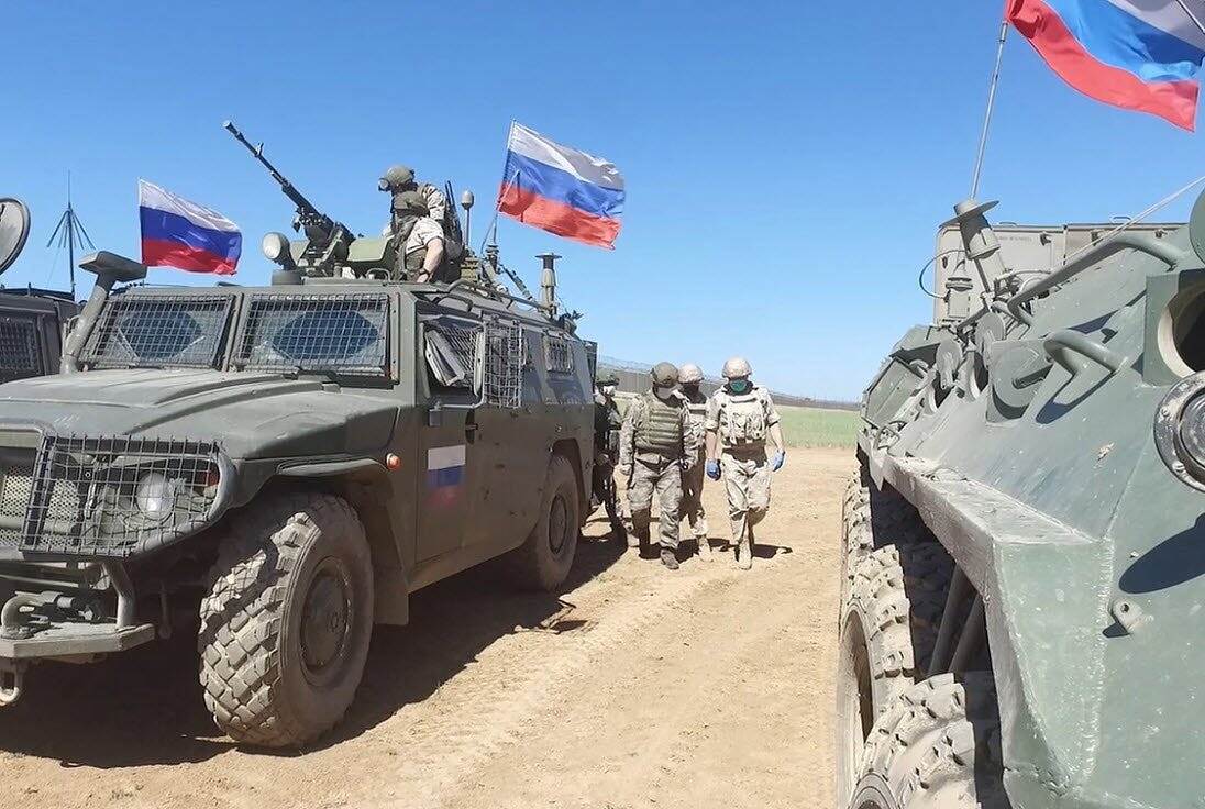 روسيا تبدأ بسحب قواتها من مطار ‎القامشلي  شمال شرق ‎سوريا.