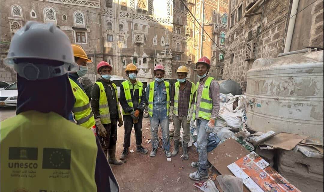 ترميم المدن القديمة في اليمن: حين تتحدى النساء ذاكرة الطين والحجر