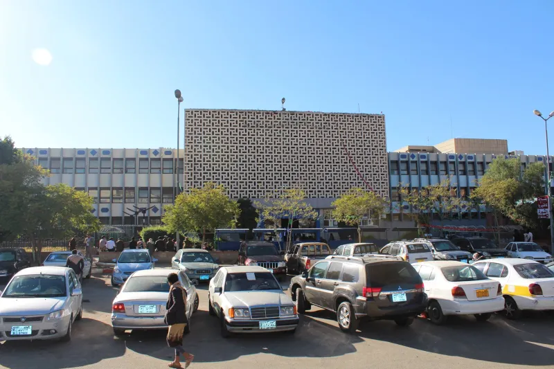 نقابة المهن الطبية بمستشفى الثورة في صنعاء تتجه إلى خطوات تصعيدية