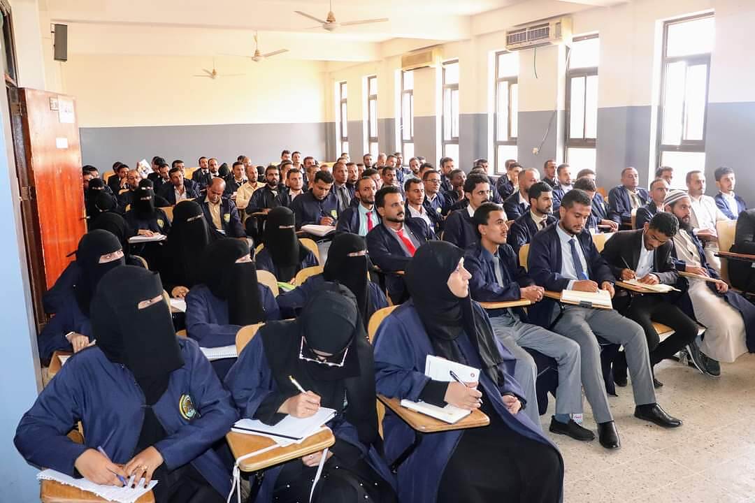 طلاب المعهد العالي للقضاء يعتزمون الاحتجاج في عدن للمطالبة بتسوية أوضاعهم المالية