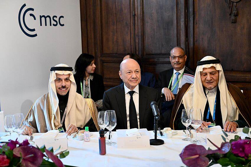 الرئيس العليمي يطالب بتعزيز الشراكة مع دول الخليج ودمج اليمن في مجلس التعاون الخليجي