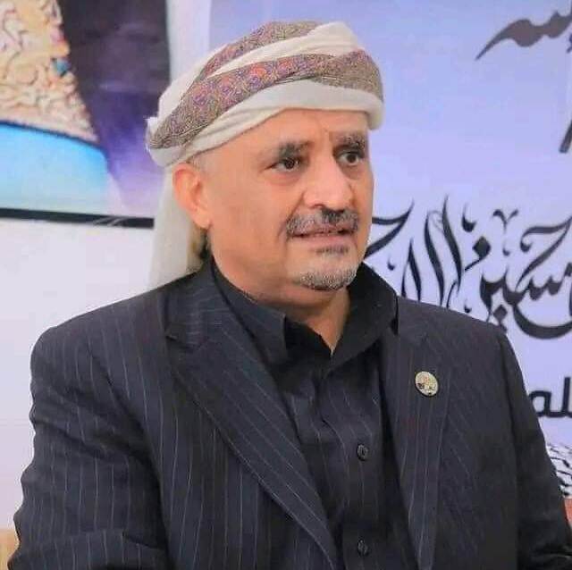 الحوثيون يحاصرون منزل الشيخ حمير الأحمر في صنعاء بعشرات الجنود والأطقم العسكرية